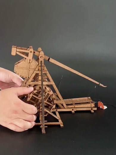 How to operate a European medieval Mini counterweight trebuchet