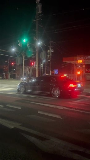 みんなV8好きでしょ〜？🤤🤤 #LEXUS #LS460 #work #EMITZ #ls460後期 #V8 #エアサス #VIPカー #フルスモ #エイムゲイン #WALD #ワンオフマフラー #直管マフラー #フルストレート #空気脚