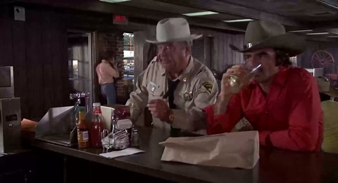 'Give me a diablo sandwich, a Dr. Pepper, and make it quick, I'm in a god-damn hurry' | Smokey and the Bandit Clip