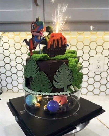 “Volcano Dinosaur Cake ERUPTION! 🌋🦖”|cake decorating |cake design |viral cake |shortsfeed
