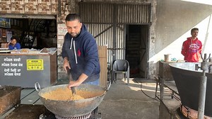 752K views · 12K reactions | इनकी यह मिठाई जाती है Canada tak  FOLLOW US : instagram handle  https://www.instagram.com/mrsinghfoodhunter/ This video is about a man selling special variety of Burfi which is delicious in taste and made up of pure quality too. | Mr. Singh Food Hunter | Facebook