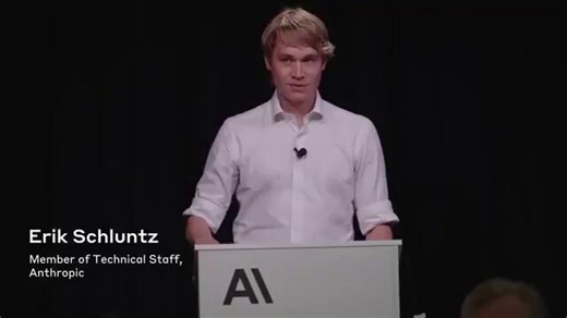 Anthropicの「Claude Code開発責任者」が、本気で語ったAI駆動開発の実態が初公開された🚨https://t.co/CVj8yWSLCo2日間で49個の完全な機能をリリース。100%AIが書いたコード。「何ヶ月も手でコードを書いていない」ここまで言い切るのは結果を出しているからこそ。具体的にやっていること👇・planモードで設計を先に固める・サブエージェントで並列実行・hooksで品質チェックを自動化・CLAUDE.mdでプロジェクト知識を蓄積有料のバイブコーディング講座より確実に価値がある30分間。⚠️ この動画は今のうちにブックマーク推奨