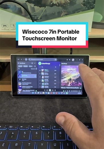 The Wisecoco 7in Portable Touchscreen Monitor is actually super useful. There are so many things you can use this for. I’m using it as a mini second screen, but I can also use this as a camera monitor or screen for my game consoles. #tinoreviews #techreview #techreviewer #gadgetreview #techtok #budgettech #tiktokshopfathersday #mothersdaygiftideas #tiktokshopmothersday #fathersdaygiftideas #wisecoco #wisecocomonitor #secondscreen #desksetup #streamingsetup #gamertok #gamingsetup