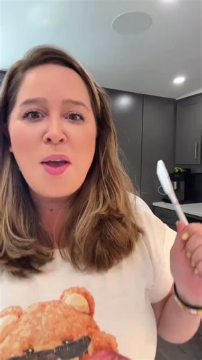 Learn the secrets to creating the perfect cookies. A formula you can plug any recipe into to understand how ingredients work and how they change the texture of your cookie!! Use this link to grab your full guide - https://www.bakeitwithmel.com/product/the-baker-percentages-guide/ OR COMMENT BAKERS PERCENTAGE TO GET YOUR GUIDE | Bake it with Mel