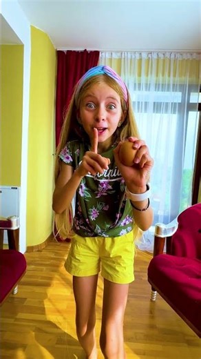 😂 I-a dat cu OUL pe CAP 🥚 MELISSA HIT HIM HEAD WITH AN EGG 🍳 #shorts