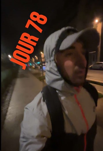 ⌚️ Jour 78 On a tous nos moments de doute, peu importe sur quoi. Moi en ce moment c’est sur mon avenir : prendre un cdi, aller à pôle emploi ou refaire une année d’étude. Venez on en parle, on échange, ça fait du bien. Juste le fait d’avoir fait cette vidéo ça m’a réfléchir et c’est ça le plus important. La 4eme option sera la meilleure pour moi et pour toi c’est quoi la meilleure option ? 👀 Bon visionnage et à demain ! 😁