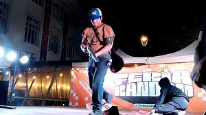 16K views · 304 reactions | Presentación de Ellis del videojuego Left 4 Dead 2 en la Feria Random 2025. #left4dead2 #l4d2 #cosplay | Sombras de Rebelión | Facebook