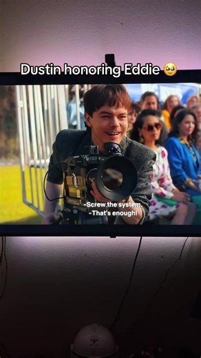 He kept his word 😭 I’m so glad they mentioned Eddie this season 😭 🥹 😭 #eddie #dustin #strangerthings #strangerthings5 #strangerthingsfinale