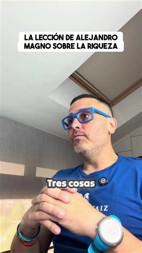 Alejandro Magno pidió 3 cosas antes de morir. Esto te cambiará la perspectiva. Ni médicos, ni riquezas, ni posesiones te acompañan al final. Todo lo material se queda aquí. La verdadera abundancia no se mide en lo que tienes, sino en lo que cultivas dentro. 🧠 ¿Estás creando una vida rica de verdad? Guarda este reel y reflexiona.