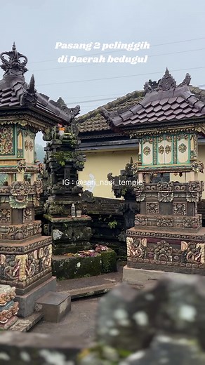 Pelinggih Klasik di Sari Nadi Tempel Bali