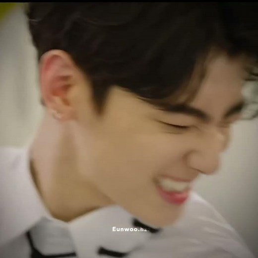 My favorite scenes of Cha Eunwoo in drama "Hit the top". He looks so handsome