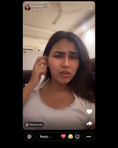 She thinks she is looking very savage n smart 😭 🤣🤣🤭Can't even blame her wher her is brain is peanut size 🥜Uski khud ki identity zero bata zero hai .. no talent at all #AkankshaChoudhary 🤡🤡#SplitsVilla16 #SplitsVillaX6