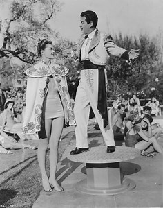 Bathing Beauty (1944) | ČSFD.cz