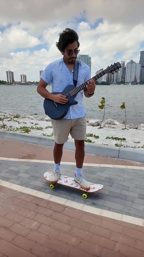 a few riffs and tricks with the #guitarist #bachata #guitartok #guitarra #guitarchord #fblifestyle | Gabeflow