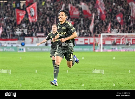 Jubel zum Tor zum 0:1 durch Wooyeong Jeong (1. FC Union Berlin, #11) GER, SC Freiburg - 1. FC Union Berlin, Fussball, Bundesliga, 26. Spieltag, Saison 2025/2026, 15.03.2026 DFL DFB REGULATIONS PROHIBIT ANY USE OF PHOTOGRAPHS AS IMAGE SEQUENCES AND/OR QUASI-VIDEO Foto: Eibner-Pressefoto/Thomas Hess Stock Photo - Alamy