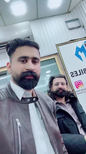 Exploring a Mobile Phone Store Experience