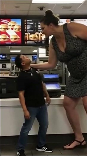 Tall Strong Woman Throatlift Man #tallwoman #strongwomen #giantess #muscularwoman