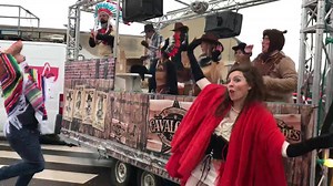 14K views · 308 reactions | L’équipe de Radio Melodie survoltée sur son char « Cowboys und Indianer » 鸞 à la cavalcade de Sarreguemines  ! Allez hop ! Prochain rendez-vous : dimanche 11 février à celle de Kleinblittersdorf  | Radio Mélodie | Facebook