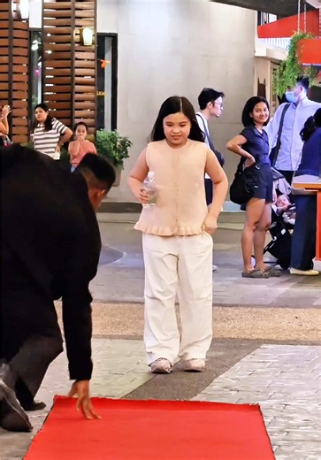 She understood the assignment 🔥👑 R@te her red carpet walk 1–10 👇W/@Natania Guerrero #redcarpetking #redcarpet #trending #viral #fyp