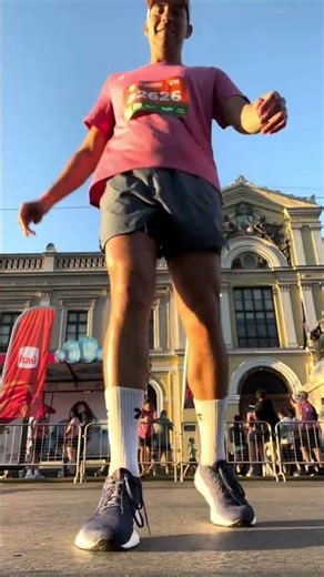 Como el chavo del ocho me siento haciendo ese calentamiento pre carrera!! 🤣 #running #humor #runner