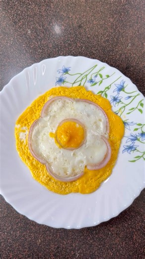 Flower Style Egg Breakfast 🌼🍳 | Simple Yet Stunning! #shorts