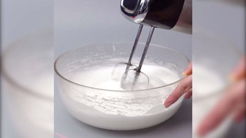 Realistic Cakes of Lay’s and Cola