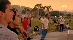 𝘈𝘭𝘭 𝘪𝘯 𝘢𝘭𝘭, 𝘵𝘩𝘦𝘳𝘦'𝘴 𝘴𝘰𝘮𝘦𝘵𝘩𝘪𝘯𝘨 𝘵𝘰 𝘨𝘪𝘷𝘦 𝘈𝘭𝘭 𝘪𝘯 𝘢𝘭𝘭, 𝘵𝘩𝘦𝘳𝘦'𝘴 𝘴𝘰𝘮𝘦𝘵𝘩𝘪𝘯𝘨 𝘵𝘰 𝘥𝘰 𝘈𝘭𝘭 𝘪𝘯 𝘢𝘭𝘭, 𝘵𝘩𝘦𝘳𝘦'𝘴 𝘴𝘰𝘮𝘦𝘵𝘩𝘪𝘯𝘨 𝘵𝘰 𝘭𝘪𝘷𝘦 How 𝗠𝗶𝗸𝗲 𝗠𝗶𝗹𝗹𝘀 perfectly captured this late 90's vibe on film, romantic and sincere, gets us emotional. 🛹 Restored HD version of 𝗔𝗹𝗹 𝗜 𝗡𝗲𝗲𝗱's video now on our YouTube channel: youtu.be/kxWFyvTg6mc 𝗠𝗶𝗸𝗲 𝗠𝗶𝗹𝗹𝘀 about the video: "That video definitely was a big turning point for 