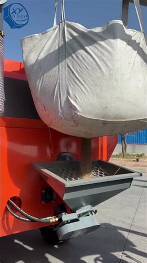 Efficient Fertilizer Loading Demonstration | Grain & Fertilizer Transport Trailer in Action #farming