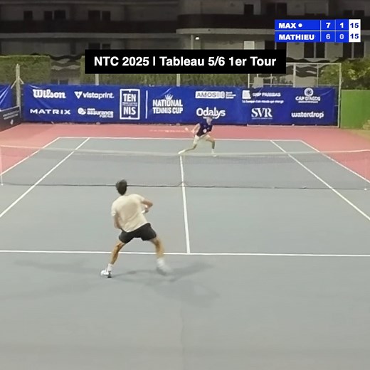Les highlights du premier tour de Max dans le tableau des 5/6 à la NTC 2025, le plus grand tournoi amateur du monde. Il y a eu quelques points tennis champagne et son adversaire avait un beau jeu. 🍾 Les VLOGs sont disponibles sur la chaîne YT Tennis Legend Podcast. | Tennis Legend