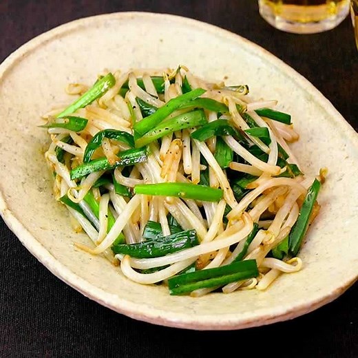 【ニラ×もやし】食材2つでパパッと一品！簡単オイスター炒め | デリッシュキッチン