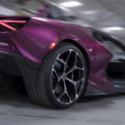 Tiki Tiki: Vibrant Lamborghini Revuelto Video