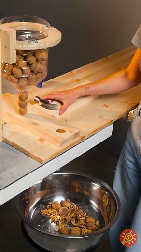 Incrível! 🔥 Projetando um Quebra-Nozes Semi-Automático 🌰