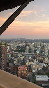 Dine at the top of Vancouver as you watch the sunset. 🌅 (The restaurant takes approximately one hour to make a complete revolution, it's not THAT fast!) 🎥 www.instagram.com/dennisvargas | Air Transat