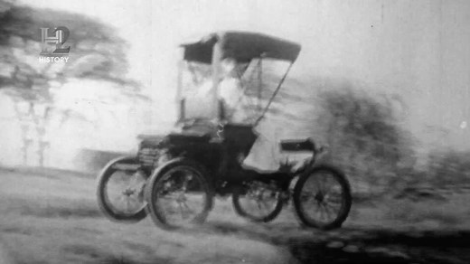 En 1888, Bertha Benz hizo historia con un viaje audaz y decisivo que cambió el rumbo de la movilidad. 🌟 ¡Disfruta de todo esto y más, en la pantalla de History y en nuestro canal de Youtube! #GigantesDeLosMotores | HISTORY