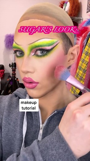 Sugar vs. Spice Twin Makeup Battle | Essence Double Trouble Mascara