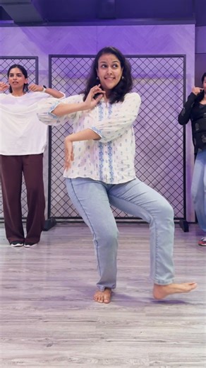 Suhana Baliarsingh on Instagram: "The classical twist u didnt expect in Kalyani, Finally attended the Kalyani workshop with our favourite Mallus ✨Kalyani Fever✨ Don’t know the lyrics only the vibe Choreo: @alexander_noel_janam @shazebsheikh Dance Space: @dance.inn.bangalore Music: @arjn.mvr @kds.mvr @fifty4.mvr @ron.mvr @moneyverse_records (Kalyani song, viral, trending song, dance, reels, trending, viral song, viral reel, dancers, moneyverse records, Arjun.mvr, Ron.mvr, kds.mvr) #kalyani #trend