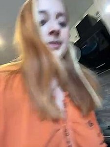 Emmy_fan2 naked stripping on cam for live sex video chat