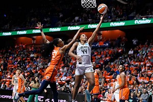 Former Rutgers star helps New York Liberty advance to first WNBA finals since 2002