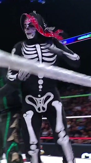 Mr. Iguana vs. La Parka, the one-on-one match you didn't see coming 🤯