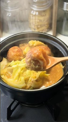 キャベツと卵の味噌たこ焼き鍋#簡単レシピ #簡単料理 #おうちごはん#冷凍たこ焼き