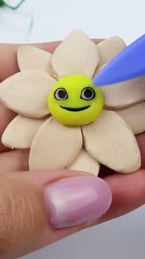 Daisy Jumpscare ✋ #poppyplaytime with Clay, sculpture timelapse #shorts
