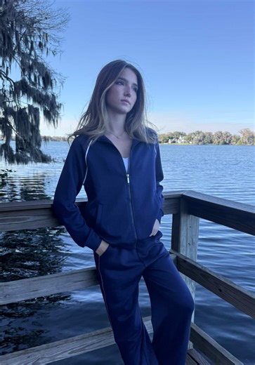 Effortlessly Stylish in Anrabess Tracksuit