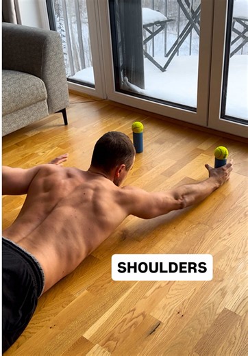 Shoulder mobility plays a big role in posture. But posture isn’t just your head and neck — it’s how the whole chain of your body works together. Healthy shoulders and upper back make good posture much easier. If you want to improve mobility step by step, check out my mobility programs on my website. 🔗 #shouldermobility #shoulderpain #shoulderhealth