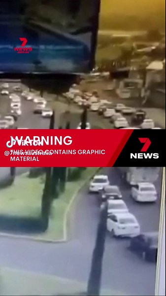 At least 10 people have been killed and 61 injured when a freight train hit a double-decker bus, northwest of Mexico City. #crash #MexicoCity #worldnews#buscrash #traincrash