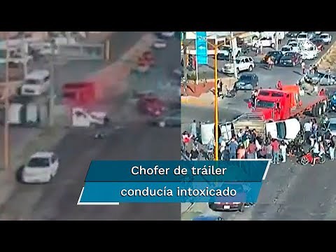 Tráiler se queda sin frenos y choca contra diez autos, hay 13 personas heridas