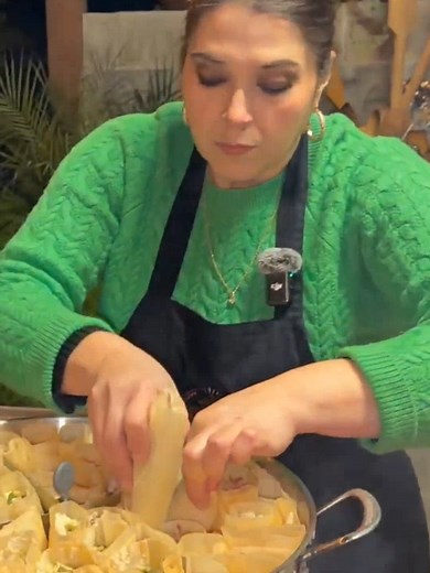 Tamales de Carnitas y Atole de Tamarindo