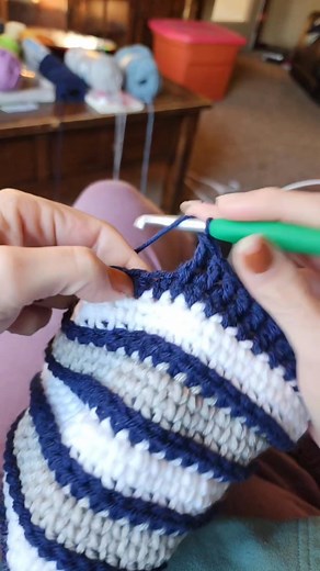 Crochet brim foundation I work the first round of my brims with a DC worked through the neck of the stitch from the previous round. I do this to create a nice border when the brim is folded up. | My Knotty Hobby