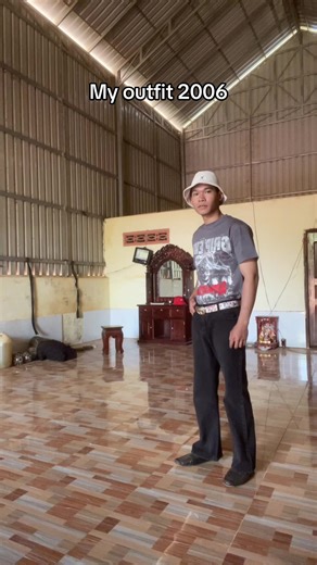 Stylish Outfit Inspiration for 2006