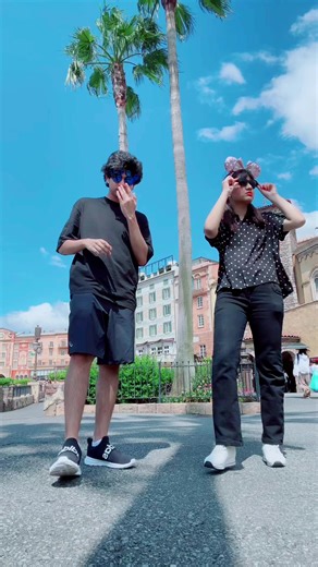 Robot Humanization in Urban Outdoor Setting