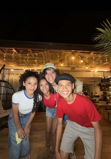 4/4 🙌🏼 @Iva 🍓 @Naima Luna @AndyVW IG:OCTAVIOECP #friends #trend #octavioecp